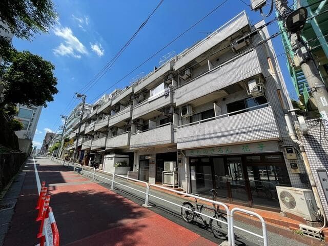 グレイス四谷 4F 建筑物外观